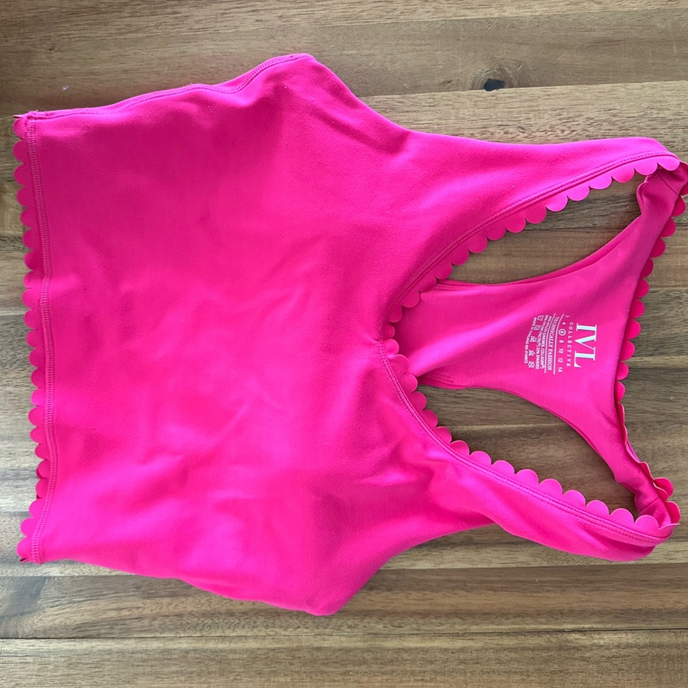 IVL scalloped tank size 6